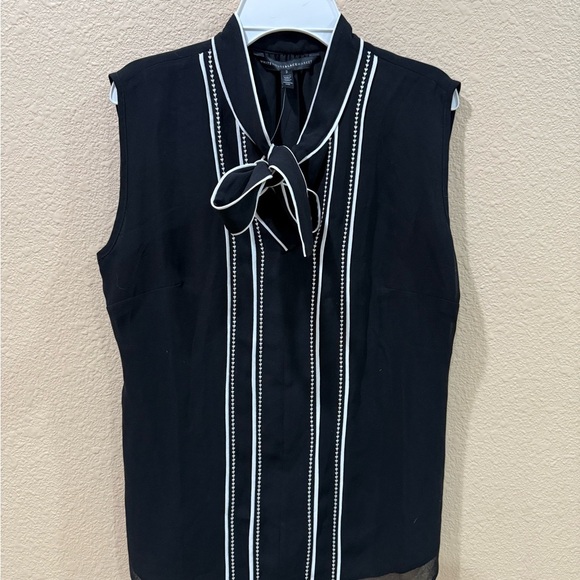 White House Black Market Tops - White House Black Market Black and White Sleeveless Blouse size 2 NEW